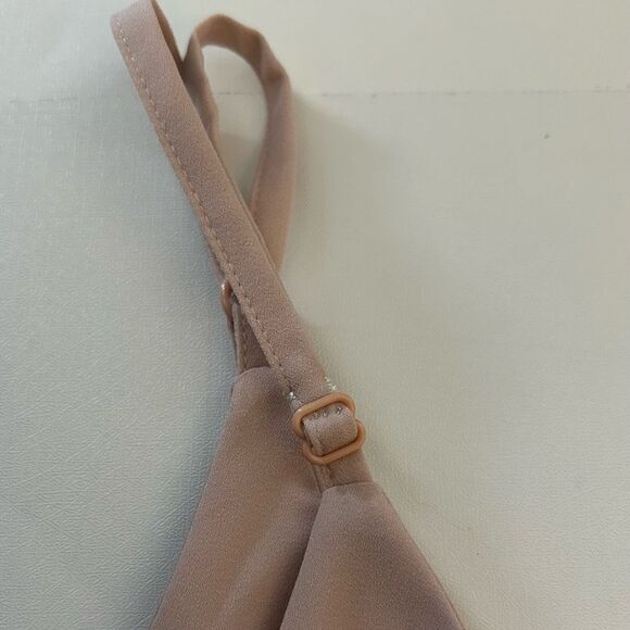 TOBI Nude Light Tan Flowy Sleeveless Lined Camisole Top Size XS New with Tags - Picture 8 of 9